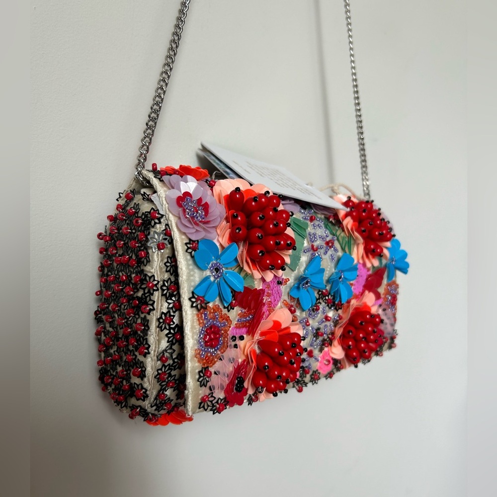 Viral beaded floral colorful crossbody made in India bag - Picture 4 of 7
